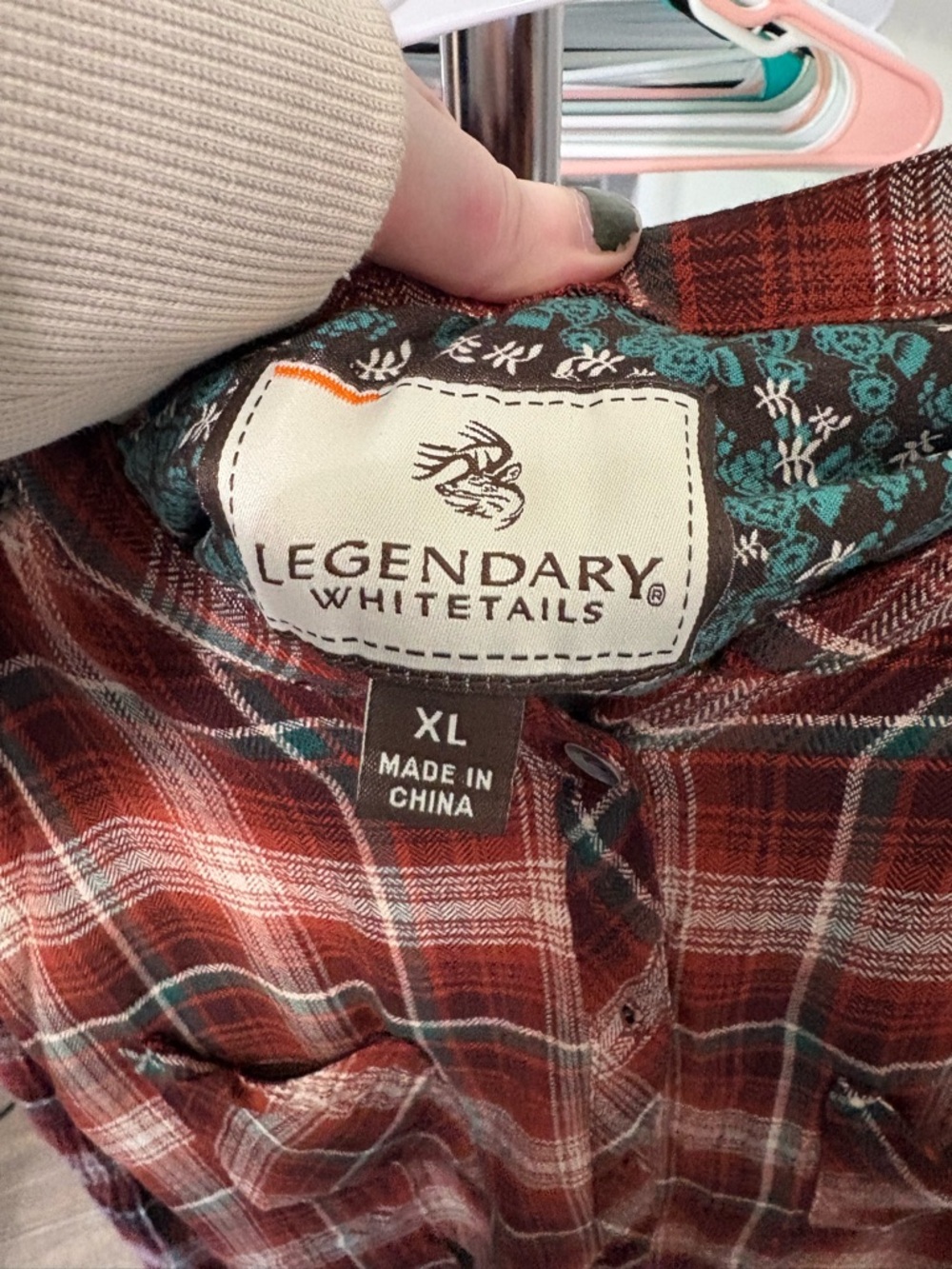 Legendary Whitetails button down - Picture 5 of 5